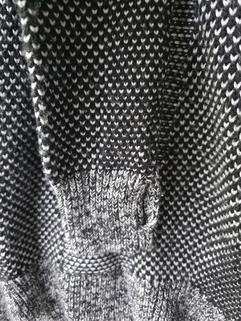 Lululemon Yogi Crewneck Sweater Black Heathered Grey Merino Wool Size 10 W3H34S - Picture 5 of 7